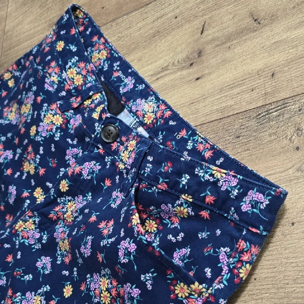 St. John's Bay Black High Waist Shorts - Picture 2 of 14
